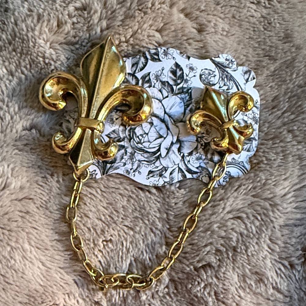 Gold Fleur-de-Lis Sweater Clip